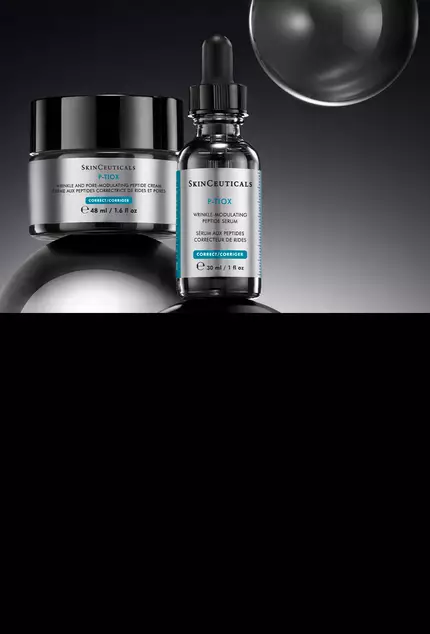 Pot de creme et flacon pipette de serum P-TIOX de SkinCeuticals, presentes sur des spheres de verre reflechissantes sur fond sombre.