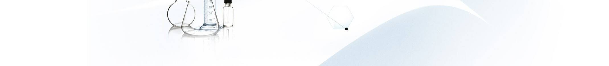 Un fond minimaliste avec des flacons de laboratoire et des instruments de mesure sur un degrade de blanc.